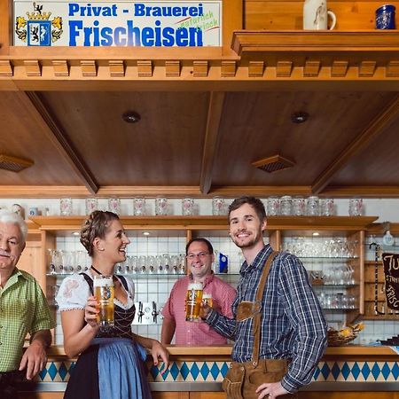 Brauerei Und Gasthof Frischeisen Kelheim Esterno foto