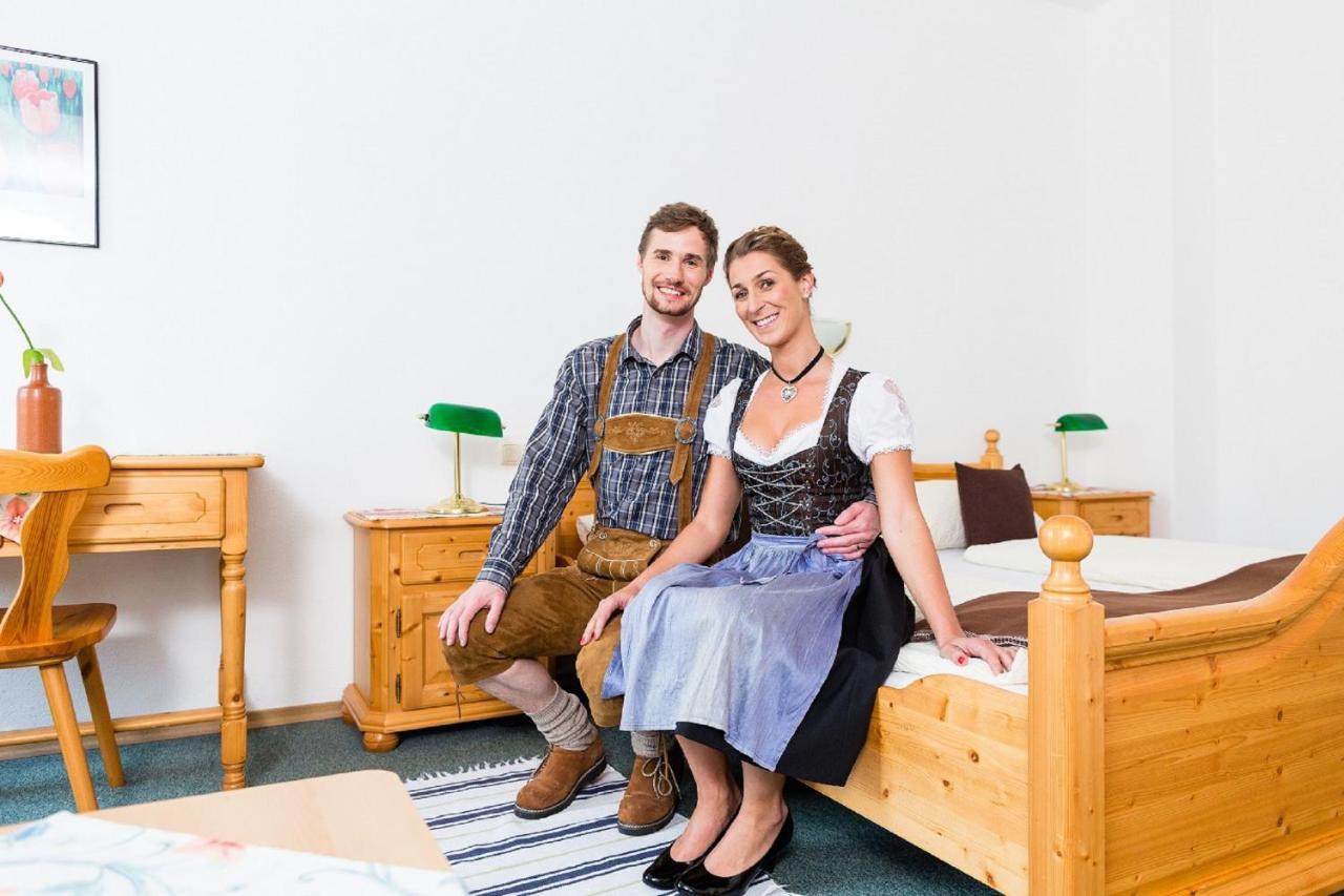 Brauerei Und Gasthof Frischeisen Kelheim Esterno foto